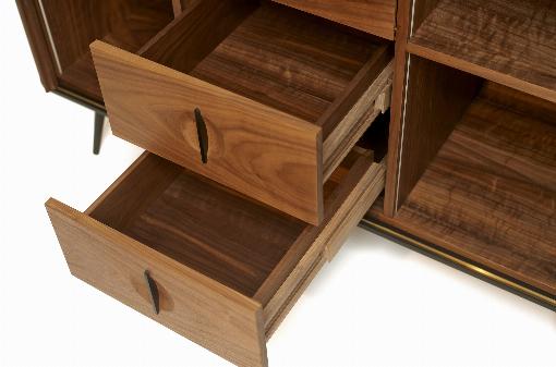 Bild 1: Furnierte Mbel sind natrliche Kunstwerke. Foto: Natalie Zimmermann ...